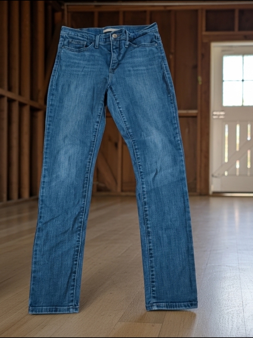 Levi's 311 Shaping Skinny Women's Blue Medium Wash Denim Jeans Mid Rise Size 29